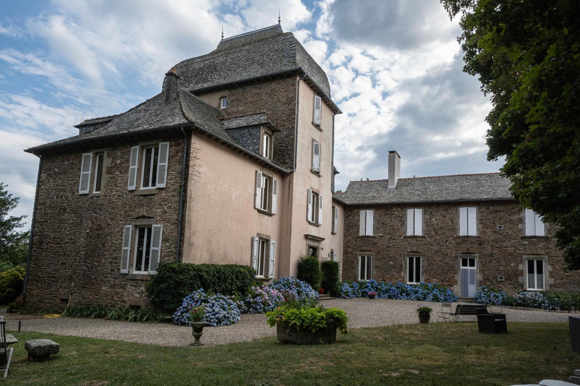 Le Domaine de Linars - L'Aile du Château Le Truel Exterior foto